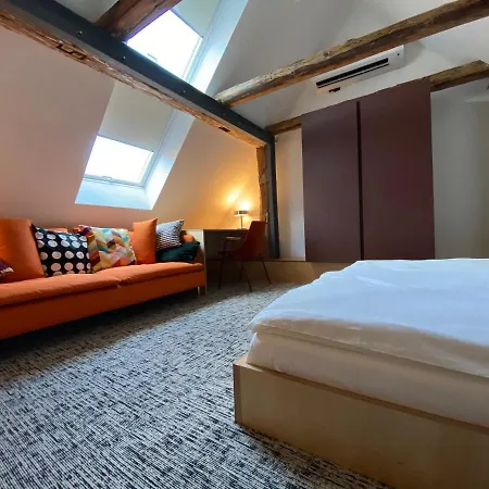 Isabella Living מריבור