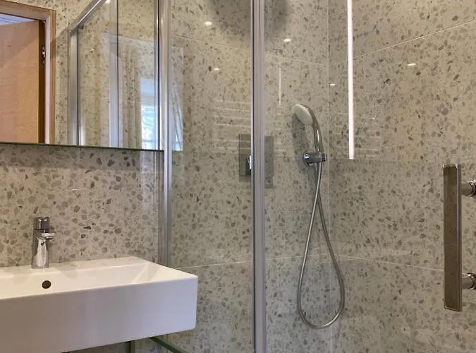 Isabella Living מריבור